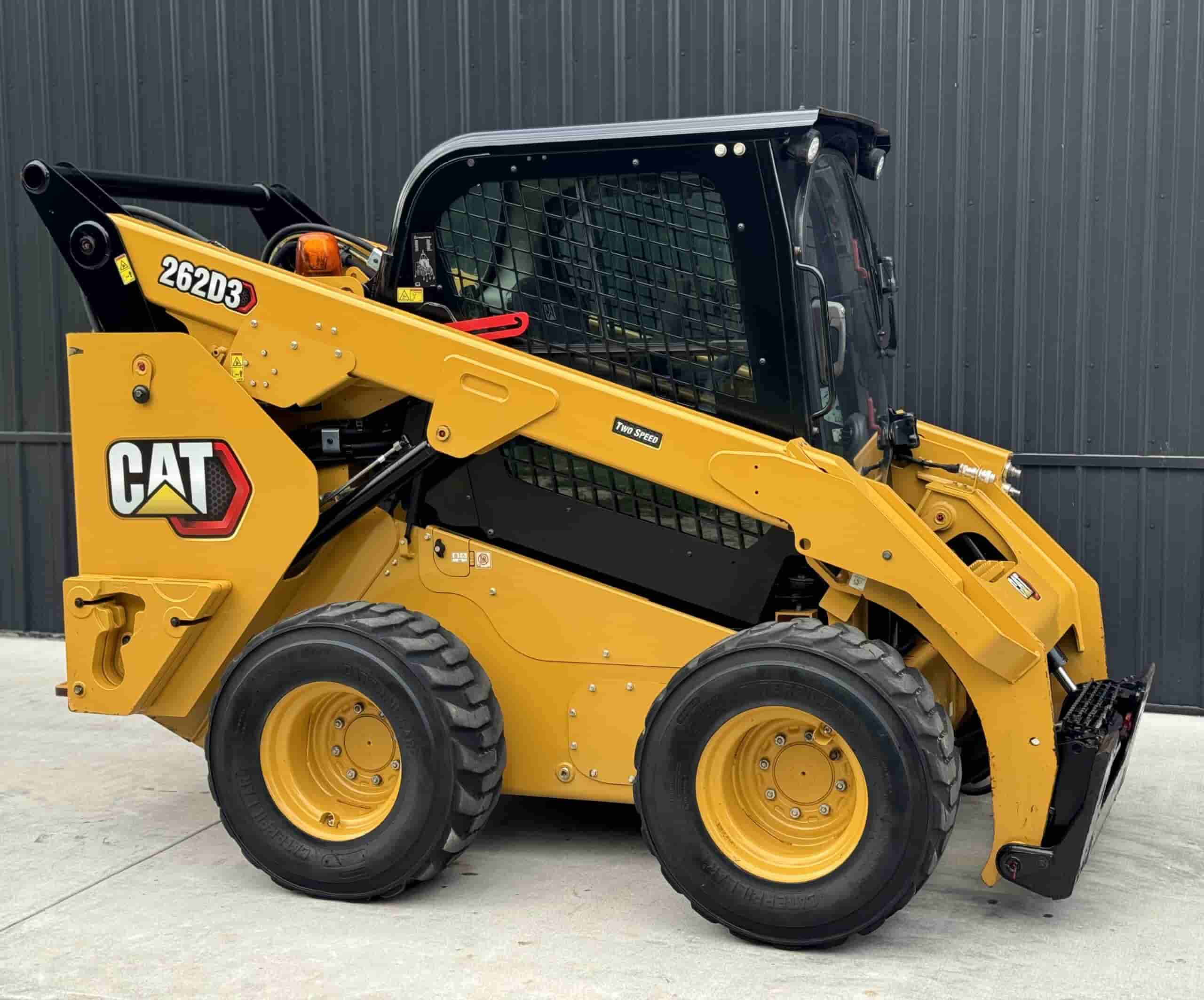 2021 CAT 262D3 CLEAN
